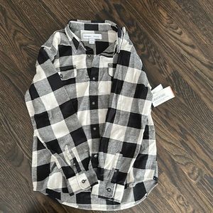 Old Navy black and white checkered button down flannel. Boys xl (14-16)NWT